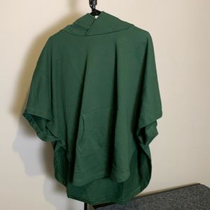 New Woman’s Hooded Poncho Green Cutter & Buck Medium